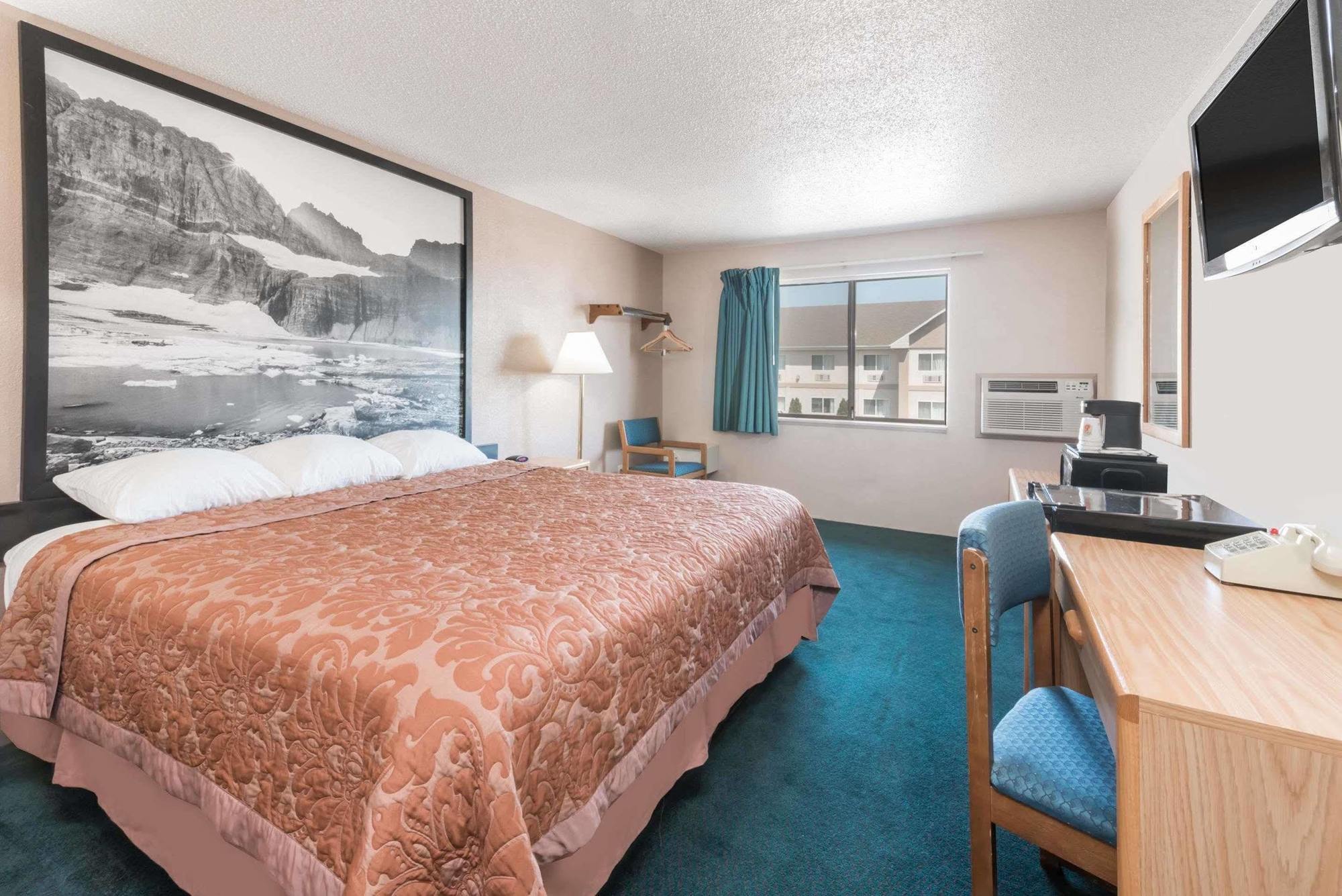 Super 8 By Wyndham Glendive Hotel Екстериор снимка