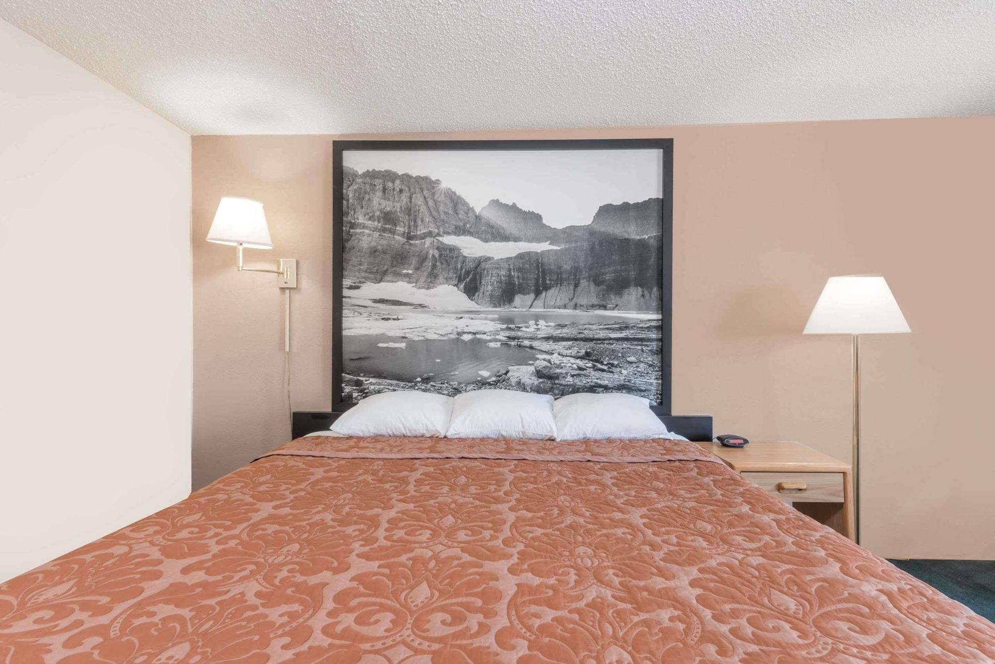 Super 8 By Wyndham Glendive Hotel Екстериор снимка