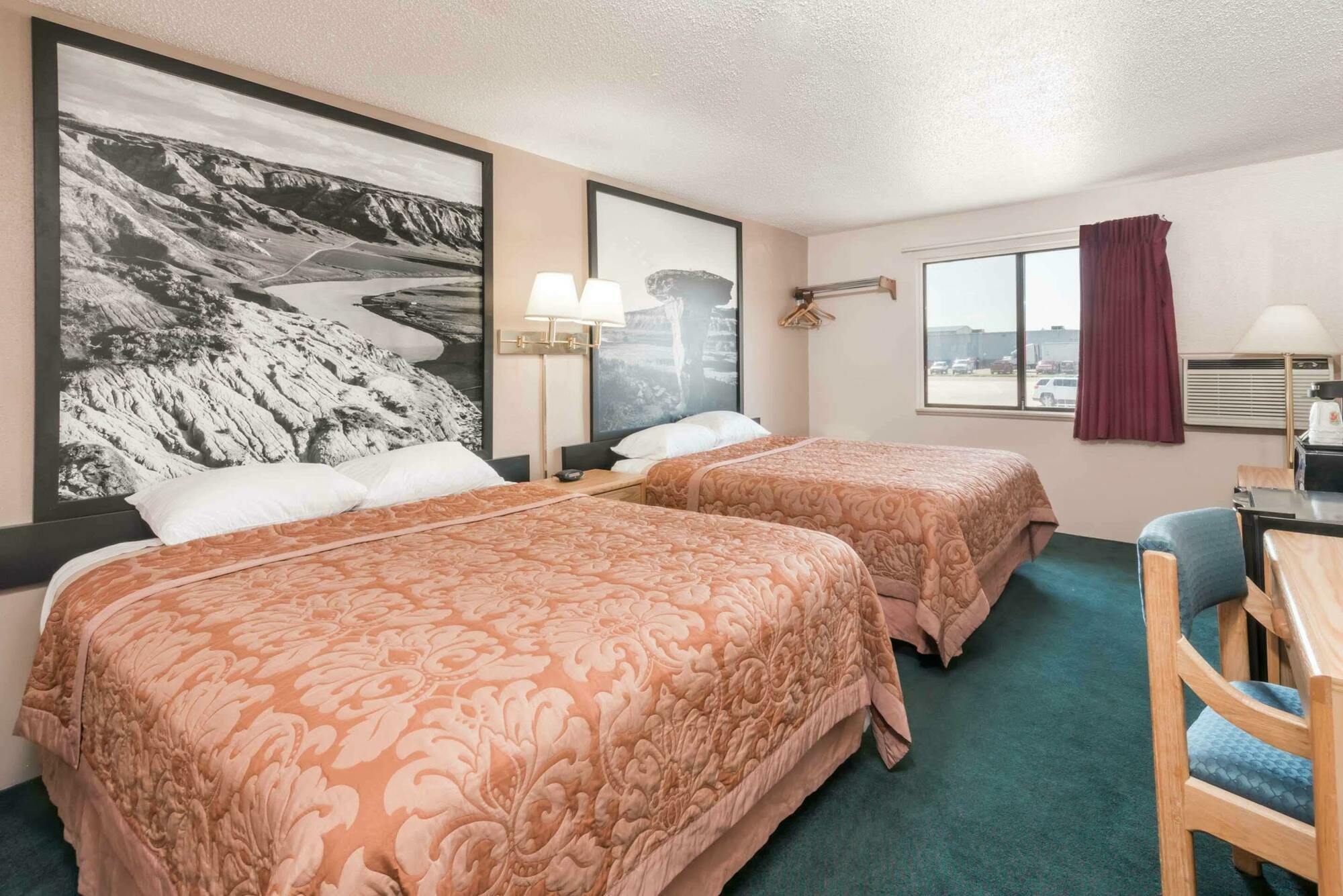 Super 8 By Wyndham Glendive Hotel Екстериор снимка